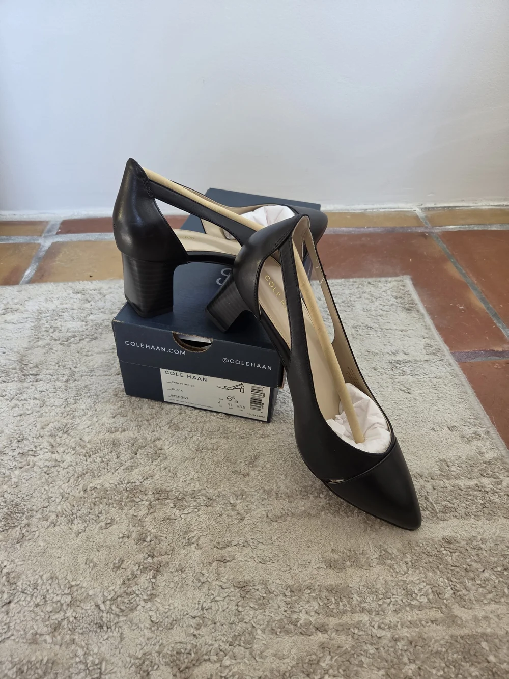 Cole Haan Women's Caia Pump 55 Black Leather Pointed-Toe Block Heel Pumps